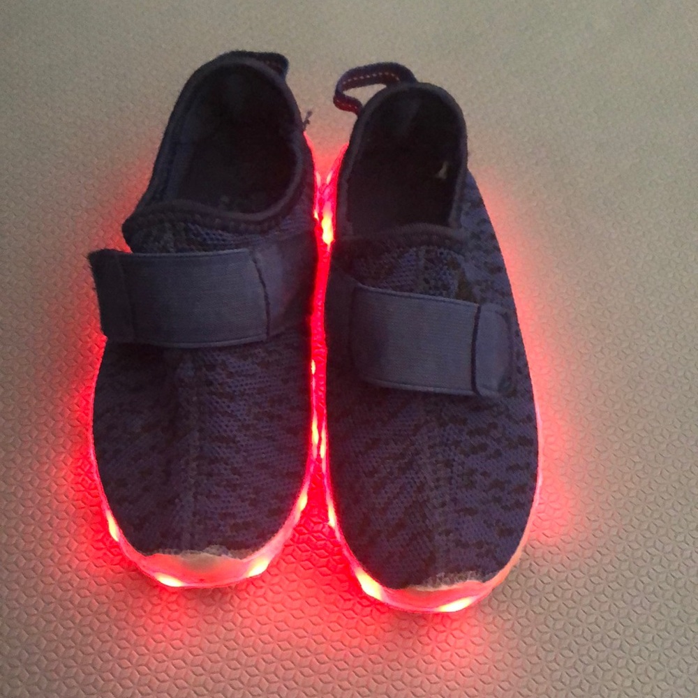 Little kids size 10 light up shoes in Navy